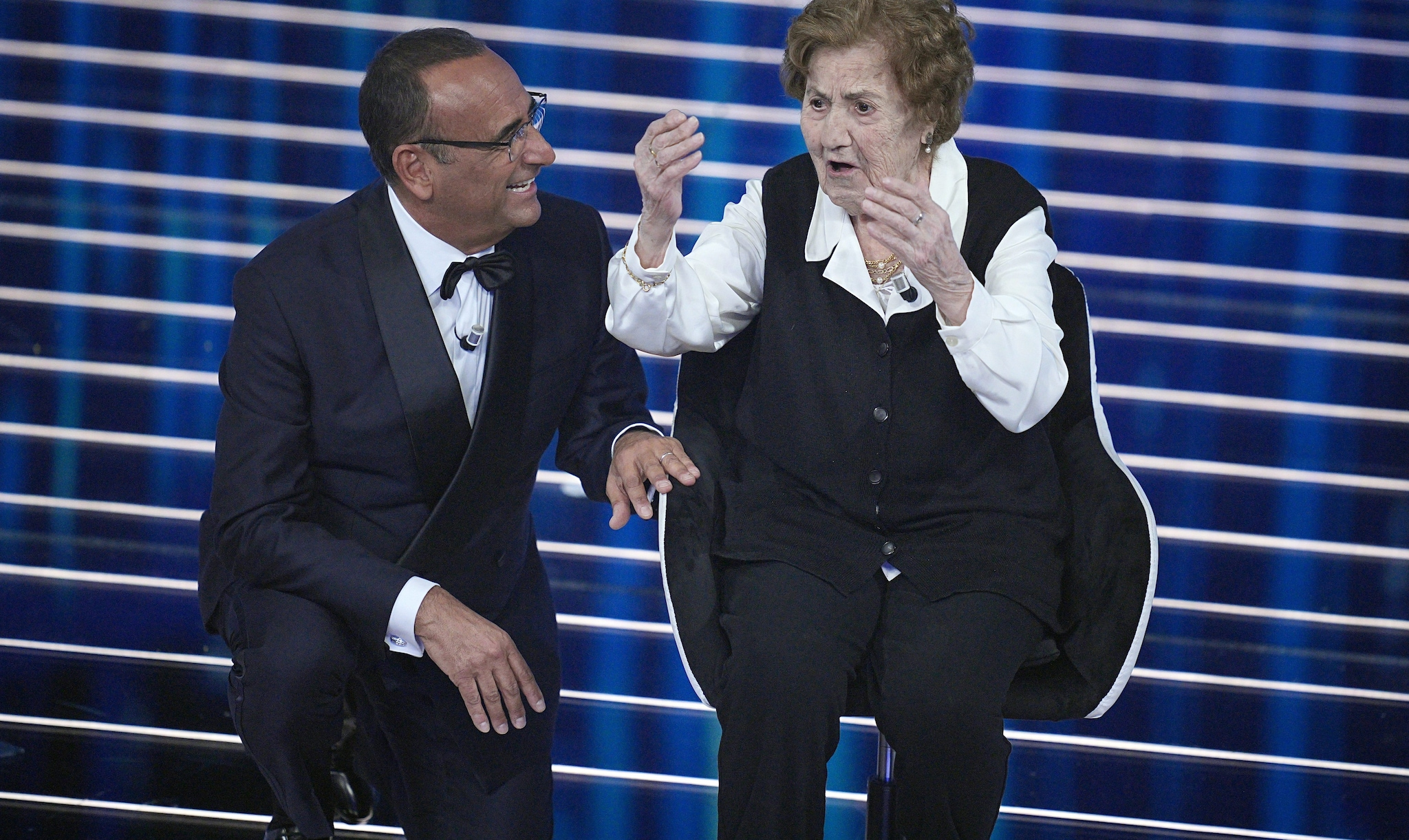 Gianna Pratesi a Carlo Conti nel Sanremo delle polemiche politiche: "A casa mia tutti di sinistra, non fascisti"