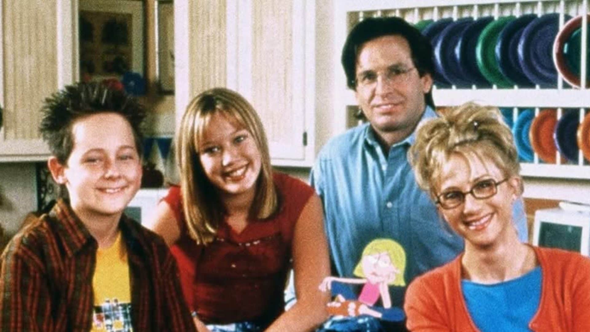 Robert Carradine si è tolto la vita, il dolore di Hilary Duff sua figlia sul set: "Fa male, mi si spezza il cuore"