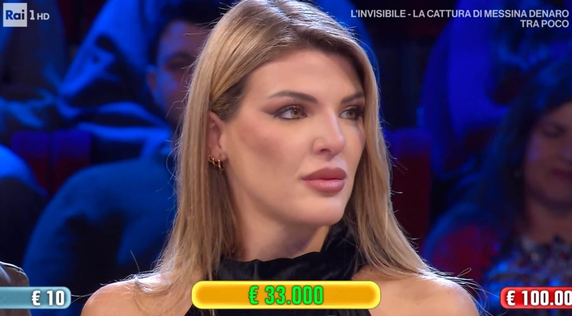 Lorena ad Affari Tuoi si arrabbia col fidanzato: “Aiutami a scegliere”, e perde il pacco da 100mila euro