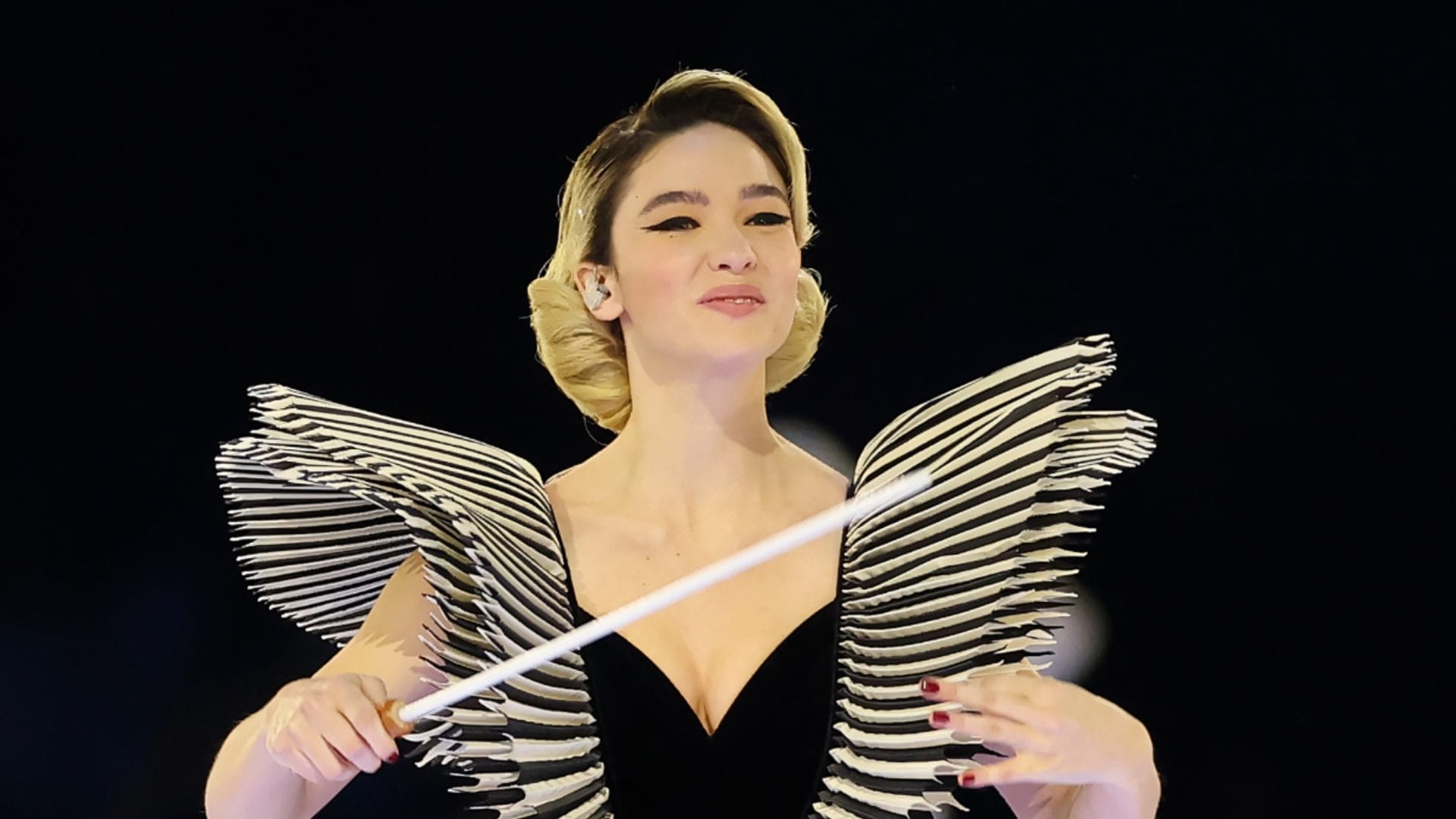 Matilda De Angelis scambiata per Mariah Carey alla cerimonia delle Olimpiadi: la reazione alla gaffe di Petrecca