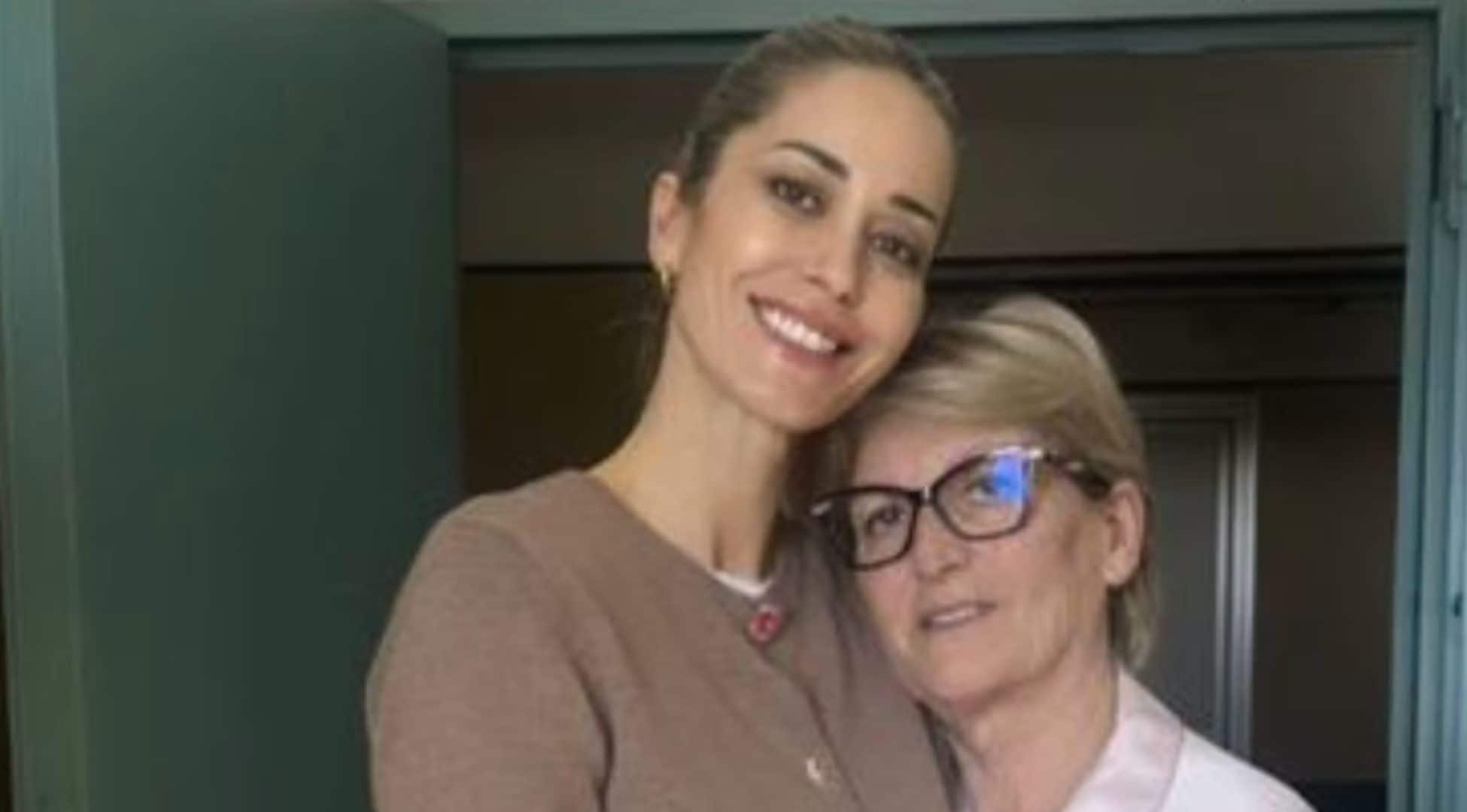 Elena Santarelli in ospedale, la madre ha avuto un infarto: “Adesso è in terapia intensiva”