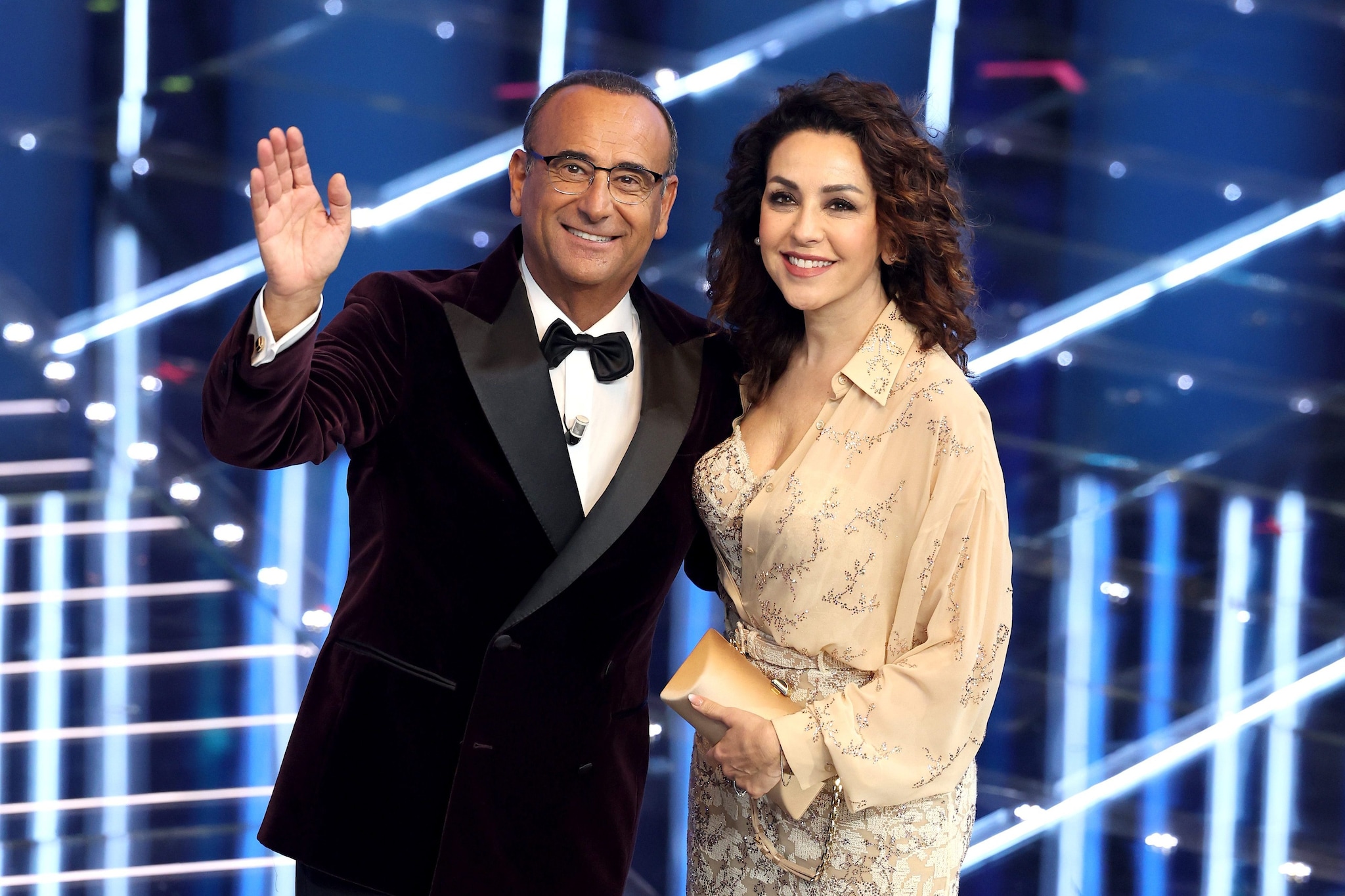 Carlo Conti e il commento alla moglie su cosa indossare a Sanremo: "Ha sorriso insieme a me, leggerezza"
