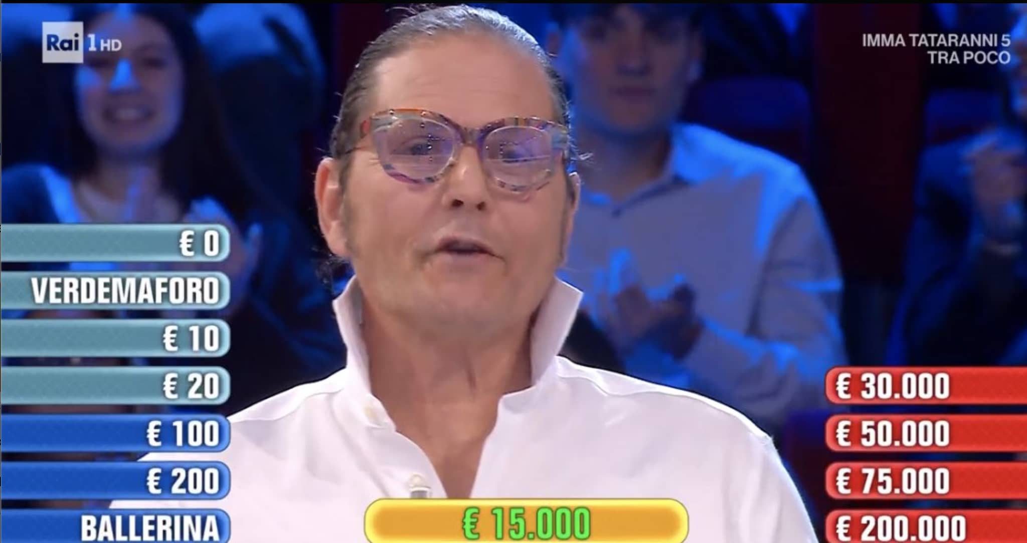 Affari Tuoi, Mauro accetta l'offerta dopo soli 9 pacchi: "Il valore dei soldi pare secondario"