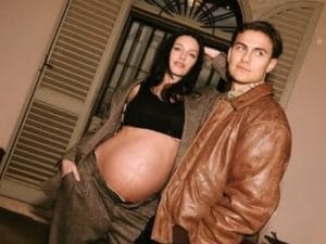 Oriana Sabatini e Paulo Dybala genitori, è nata la prima figlia in Italia: la scelta della neo mamma