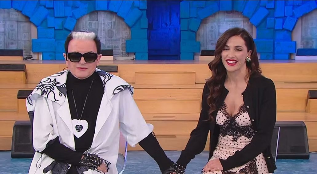 Alessandro Cattelan annuncia D'Amario e Malgioglio in giuria ad Amici, è mistero sul quarto giudice