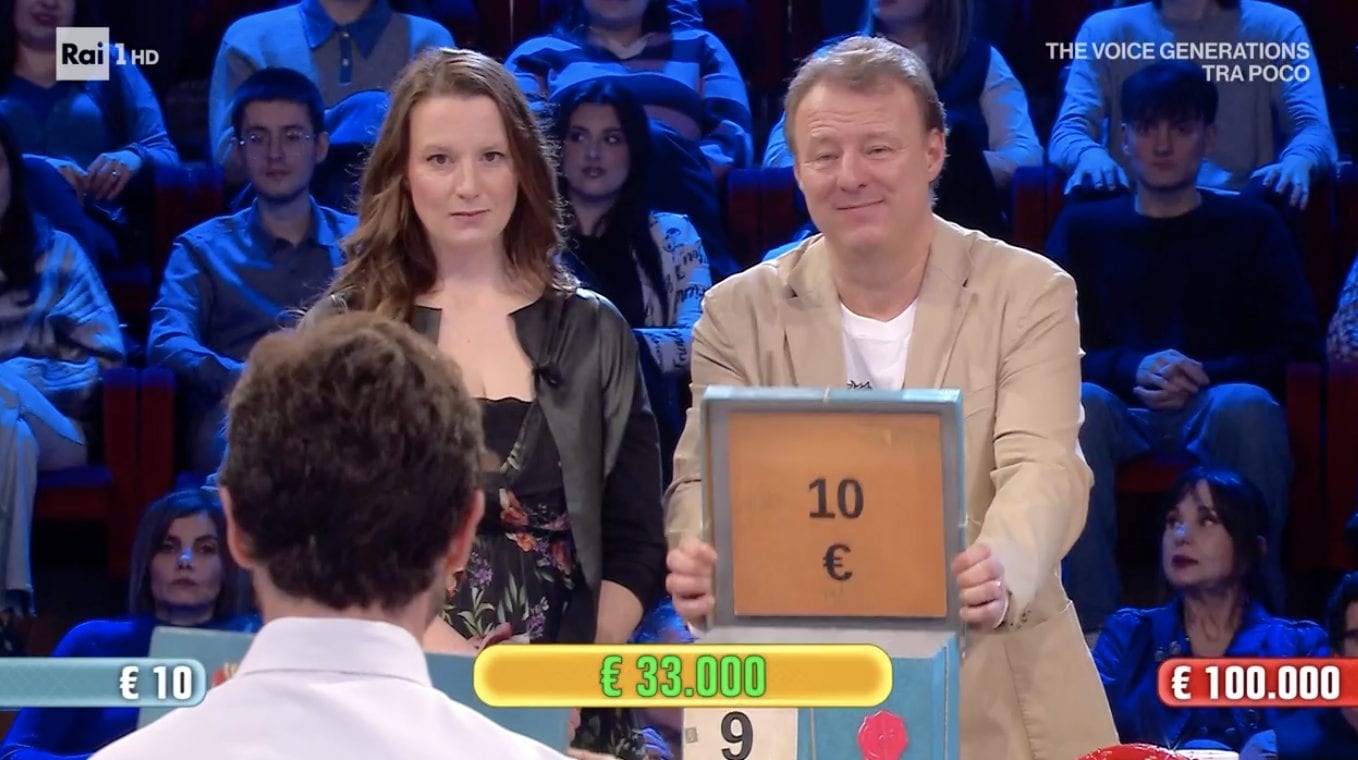 Affari Tuoi e la partita di Sergio, De Martino lo sfida: "Fai il provino per la Ruota della Fortuna"