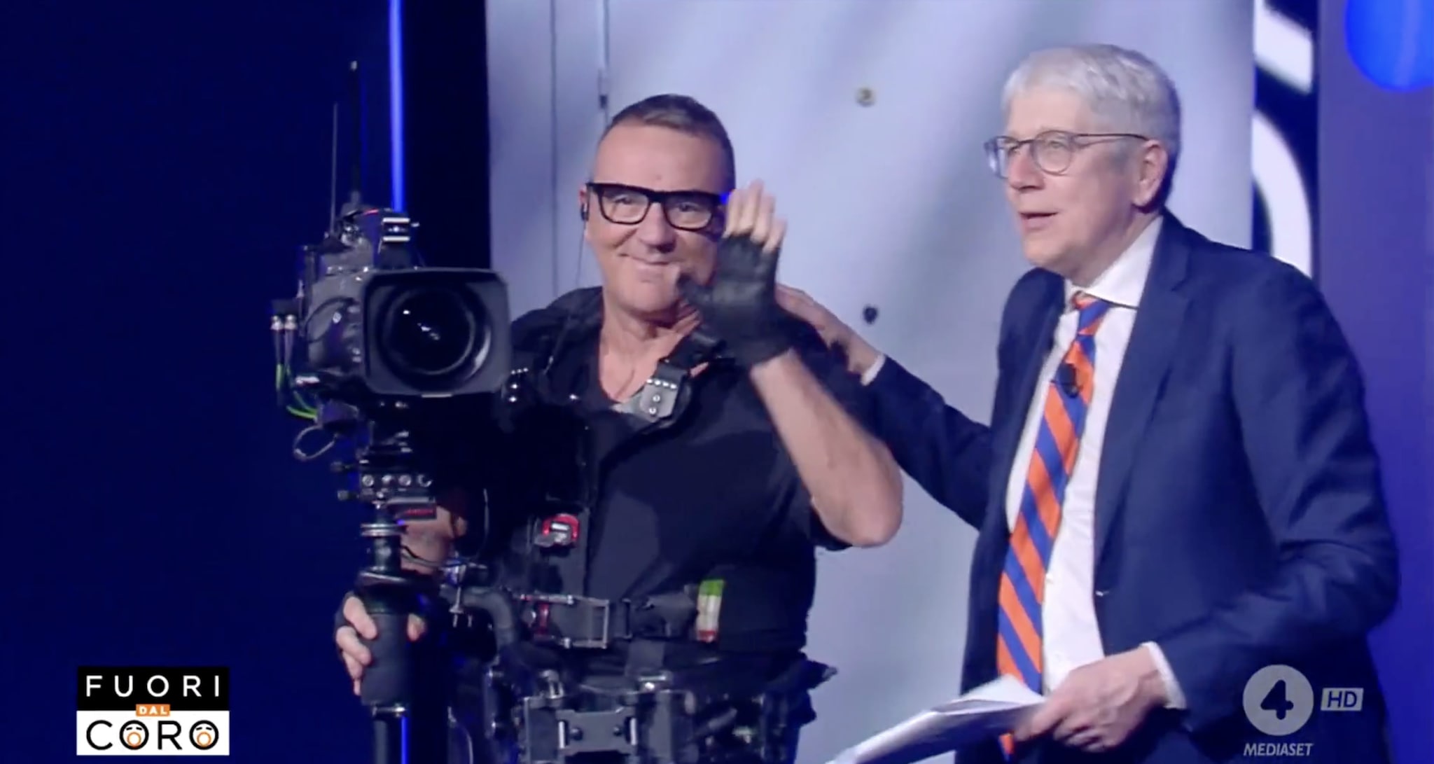 Mario Giordano saluta il suo cameraman storico in diretta: "Grazie per tutto quello che hai fatto"