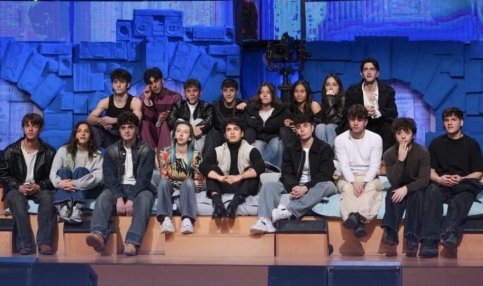 I giudici del Serale di Amici 25 sono 4, la novità di questa edizione: gli indizi ufficiali sui nomi