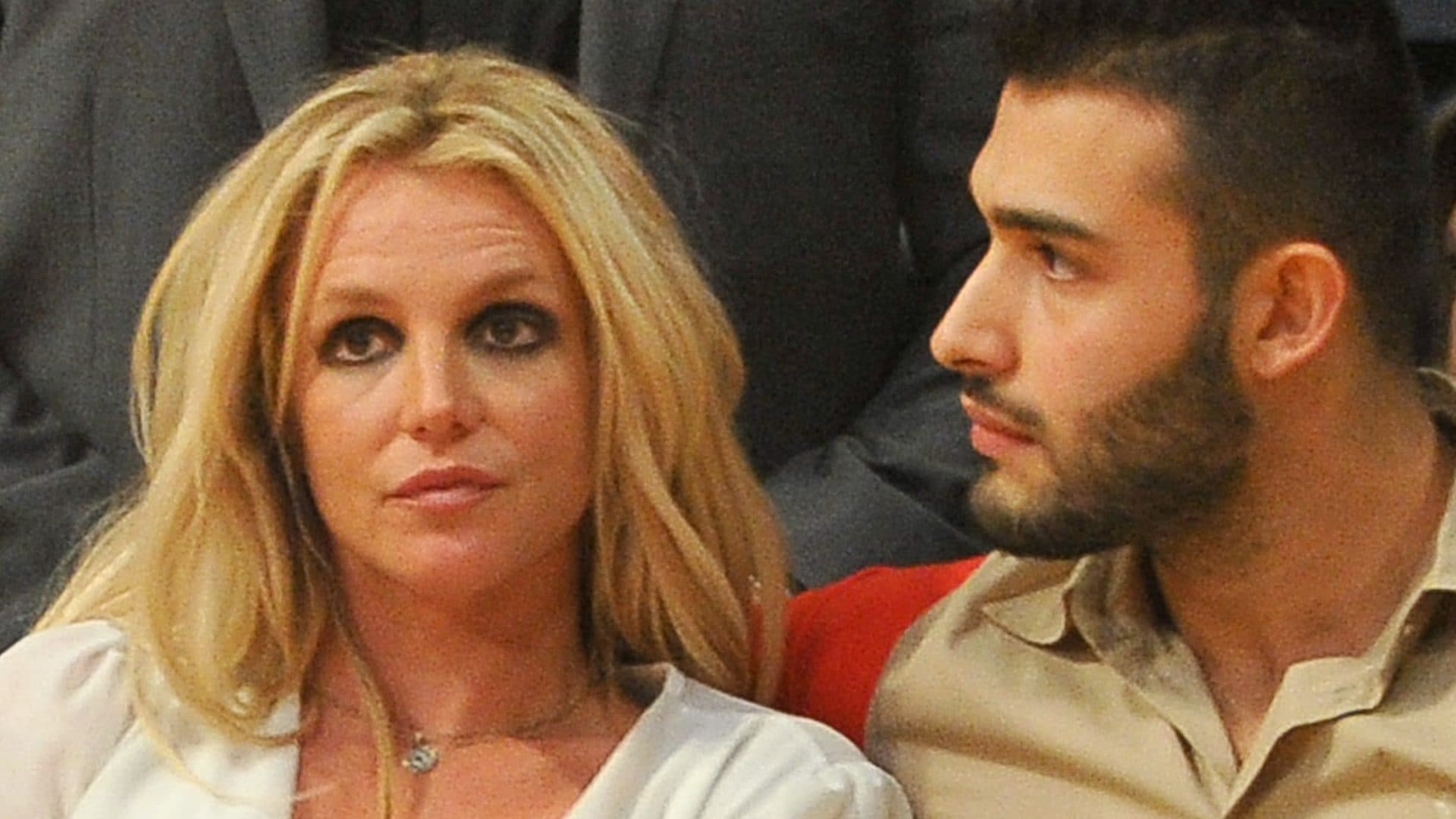 Britney Spears arrestata, la reazione dell'ex marito Sam Asghari: "Tutti sbagliano, ora penso alla guerra in Iran"