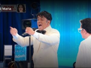 Cicchella imita Sal Da Vinci ad Amici: “È un mese che non torno a casa e sono vestito così”