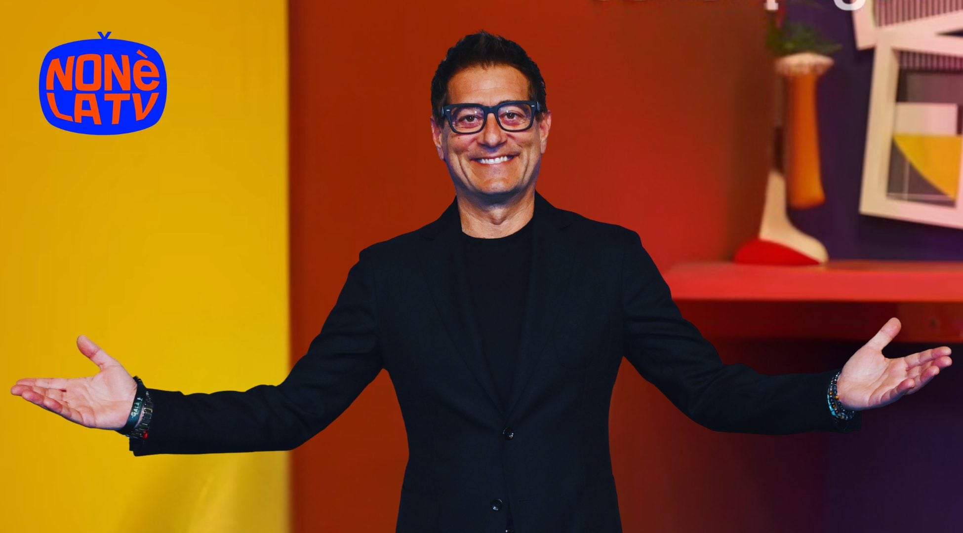 Enrico Papi a Non è la TV: "Sarabanda torna presto con le celebrity. De Martino? Farà un grande Sanremo"