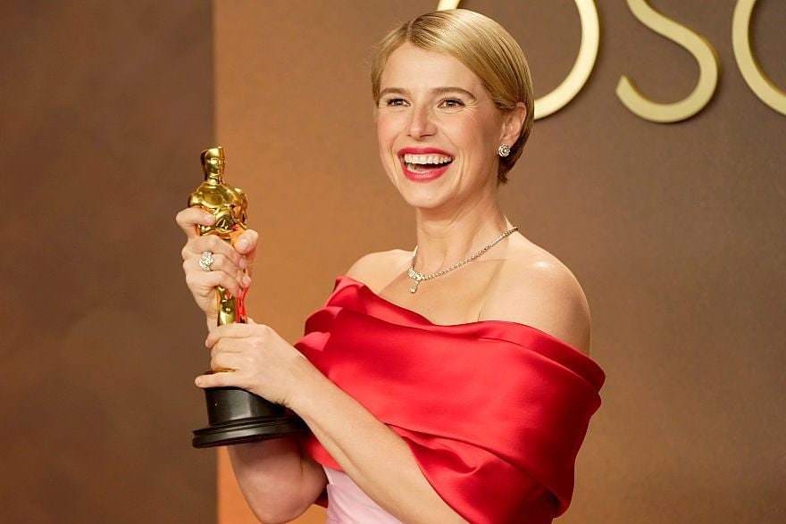 Jessie Buckley vince l'Oscar per la sua Agnes in Hamnet e non poteva essere altrimenti