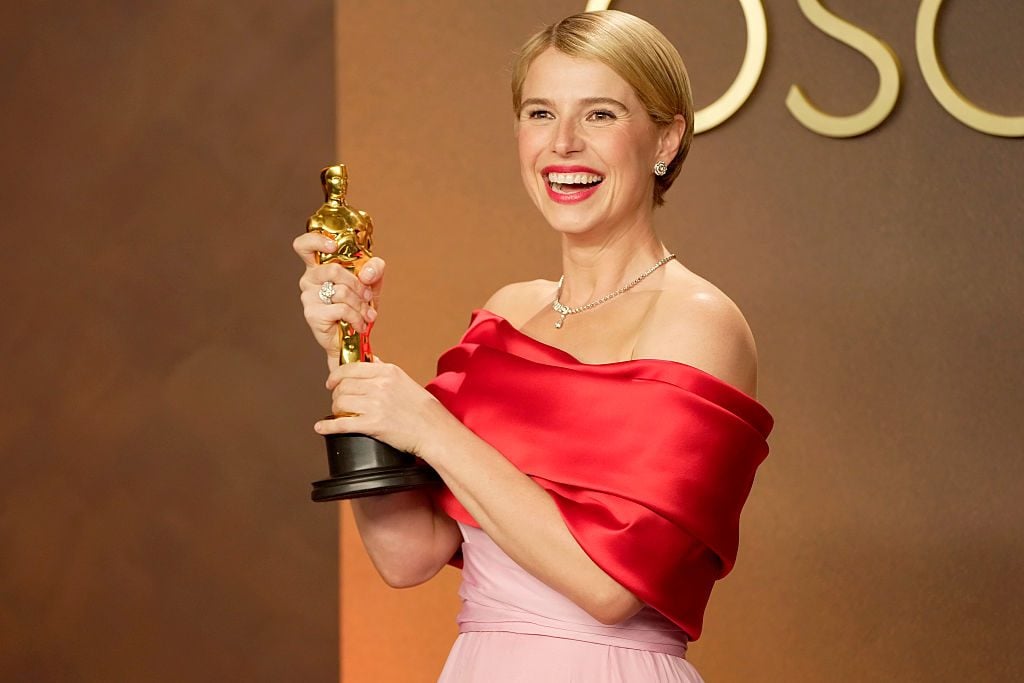 Jessie Buckley vince l'Oscar per la sua Agnes in Hamnet e non poteva essere altrimenti