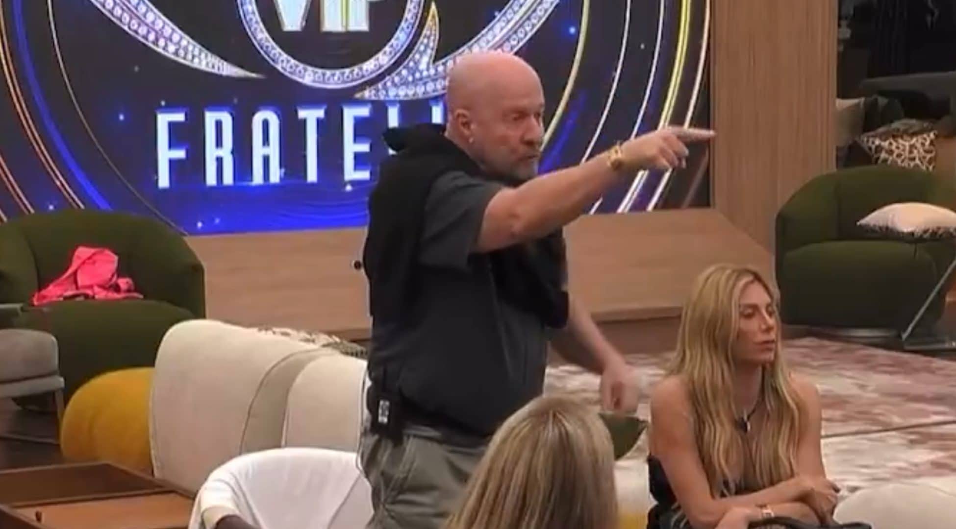 Prima lite al Gf Vip, Marco Berry insulta Nicolò Brigante: “Cog**ne, tutto fisico e un solo neurone”