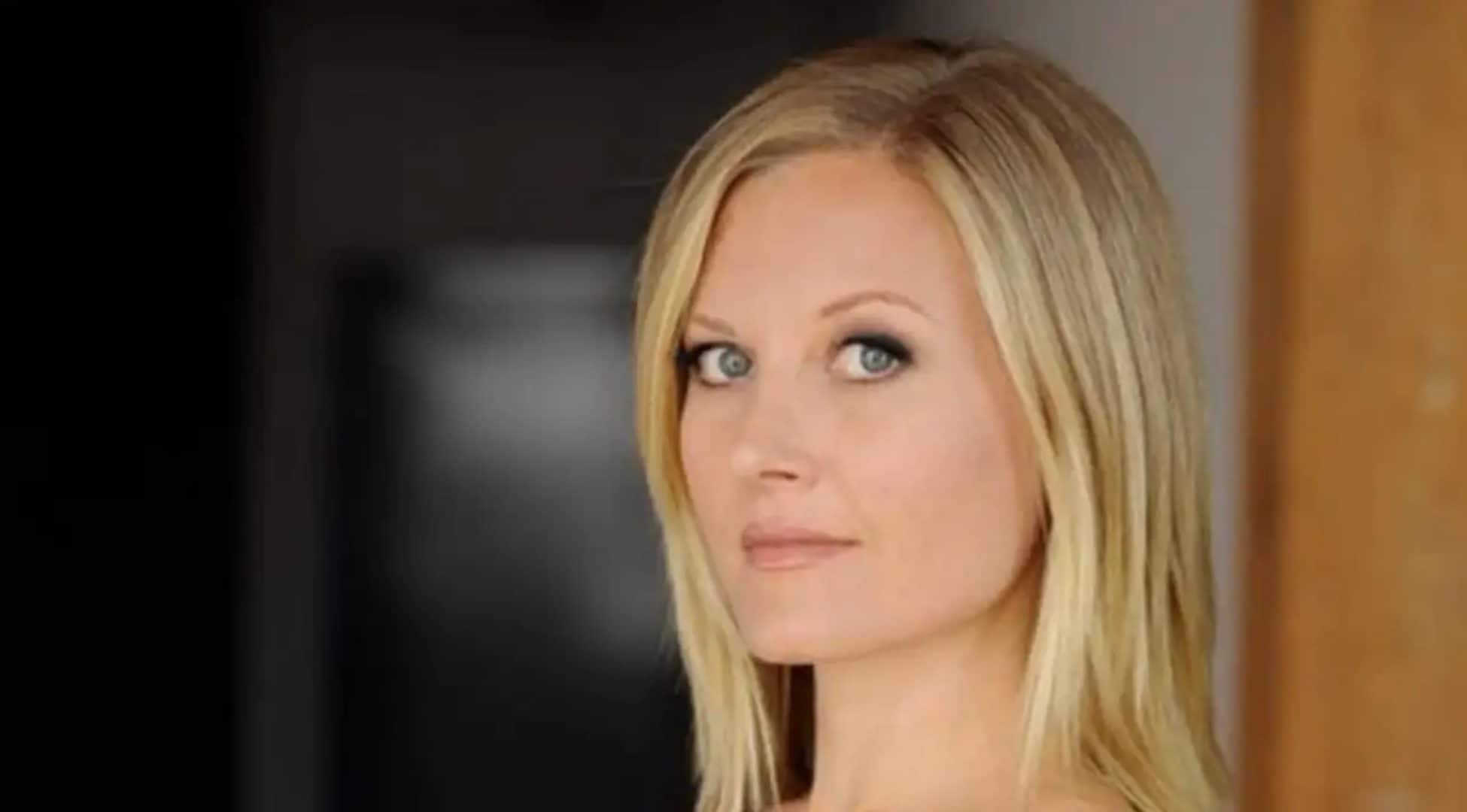 È morta Carrie Anne Fleming, l’attrice di Supernatural e iZombie aveva 51 anni