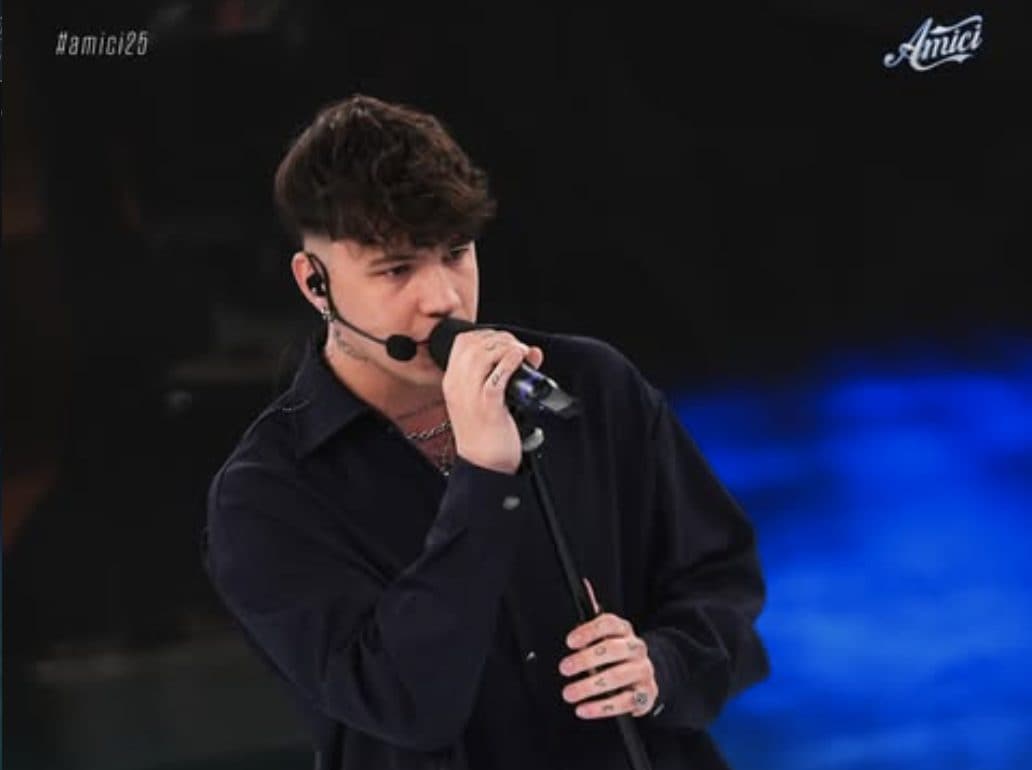 Ad Amici25 gli allievi fanno fatica per accedere al serale: la produzione cambia le regole