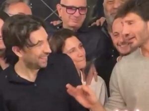Stefano De Martino alla festa per la fine di STEP: “Non diciamo che è l’ultima edizione”