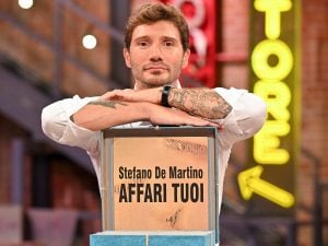 Affari Tuoi stasera 3 aprile non va in onda, su Rai1 La passione di Crans con Bruno Vespa e la Via Crucis