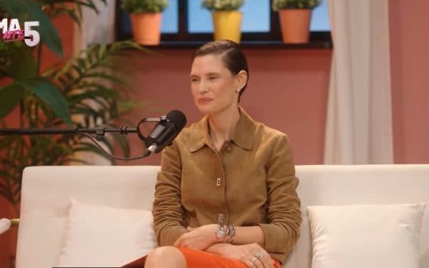 Bianca Balti: "Ho paura di morire solo per le mie figlie. Piango a pensarle tristi senza una mamma"