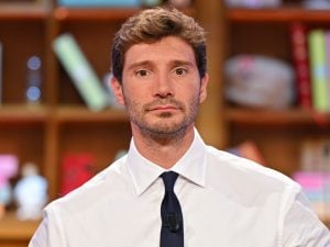 “Stefano De Martino devolverà in beneficenza il risarcimento per i video intimi rubati”, l’annuncio dei legali