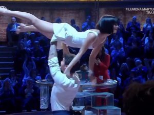 Stefano De Martino fa la presa di Dirty Dancing con Martina Miliddi e soffia la scena a Herbert Ballerina