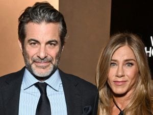 Jennifer Aniston e Jim Curtis verso le nozze, le terze per l’attrice: “L’Europa è in cima alla lista”