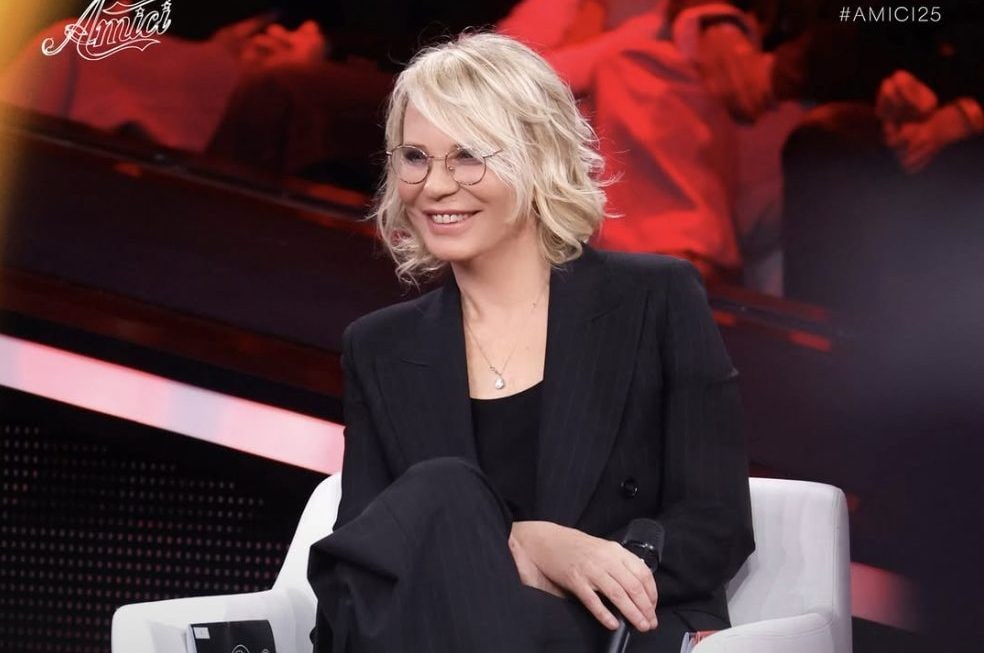 Serale Amici 25, anticipazioni terza puntata del 4 aprile: chi è stato eliminato, ospiti e giudici