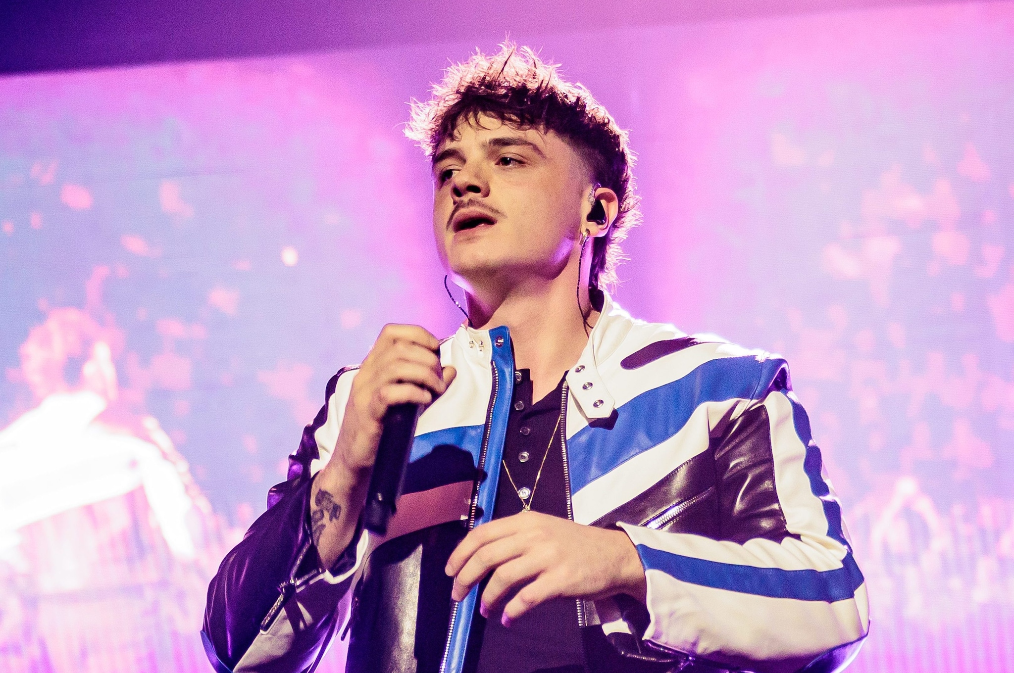 Olly smentisce la "dieta imposta dallo staff" e spiega: "Sto bene con il mio corpo perché lo voglio io"