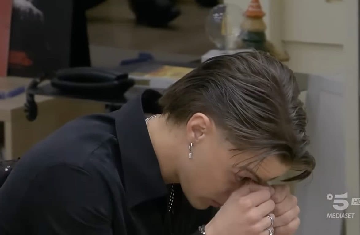 Amici, Maria svela il segreto su Plasma: "Avrebbe dovuto lasciare il programma per un intervento"