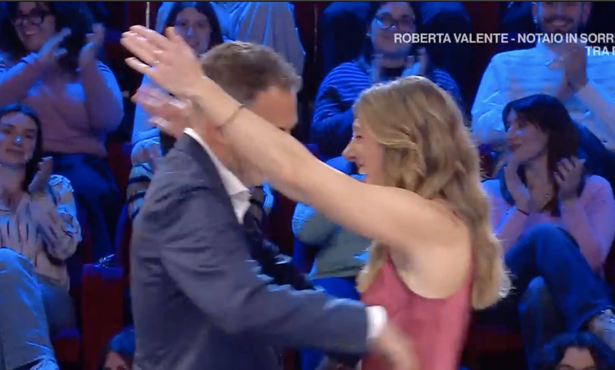 Ad Affari Tuoi la partita folle di Giulia: 3 cambi, 300mila euro persi e un finale col sorriso