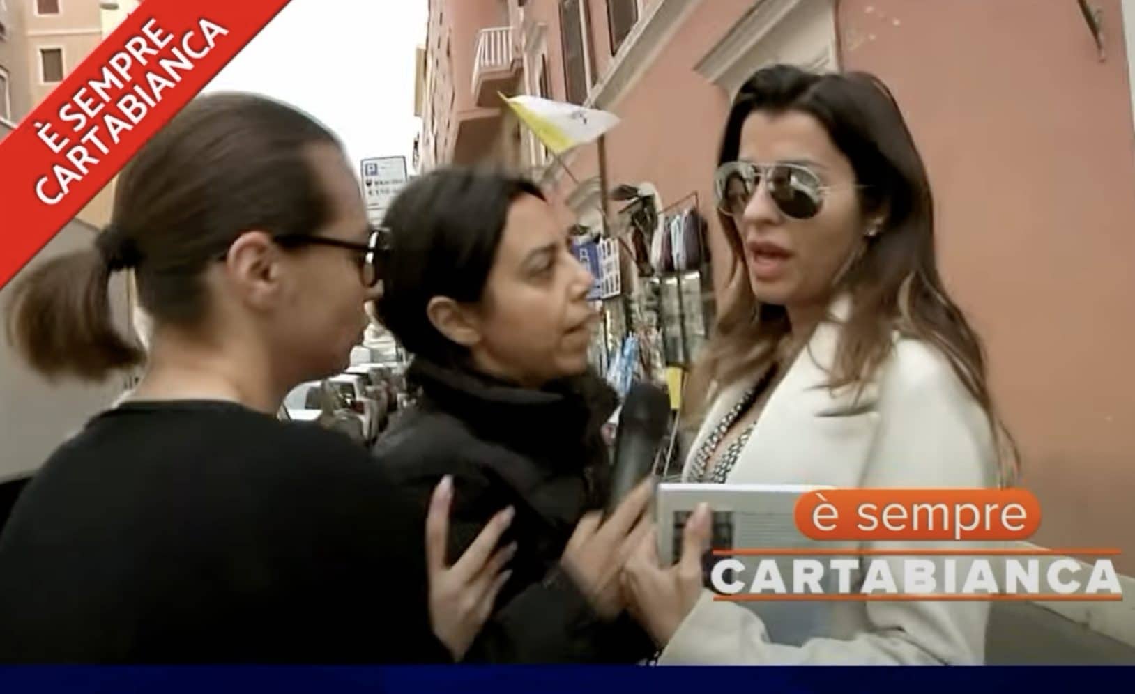 Giornalista di È sempre Cartabianca strattonata per le domande a Claudia Conte: "Non mi alzi le mani"