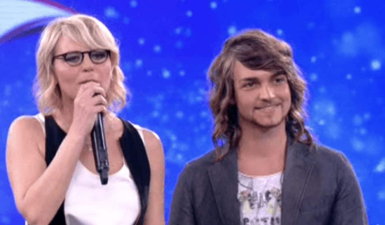 Valerio Scanu: "De Filippi mi promise il ritorno ad Amici, non mantenne la parola. Poi arrivò la diffida"