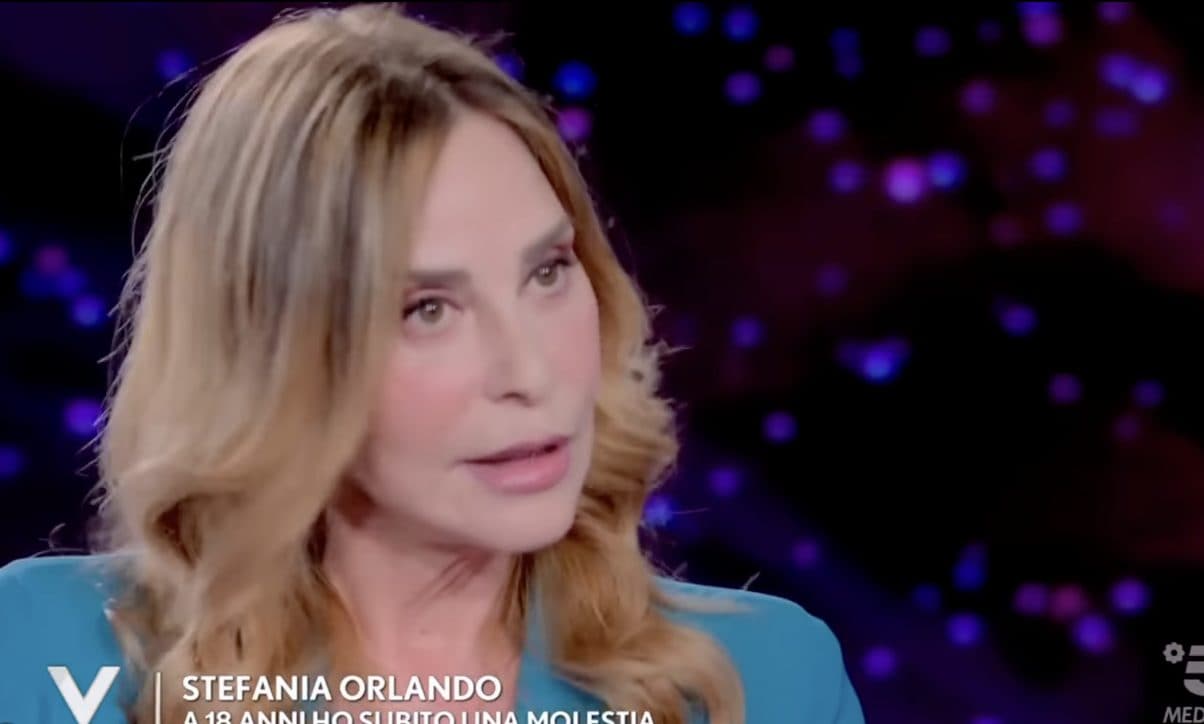 Stefania Orlando: "Molestata a 18 anni dal mio agente, si infilò nel letto e frugò nelle mie parti intime"