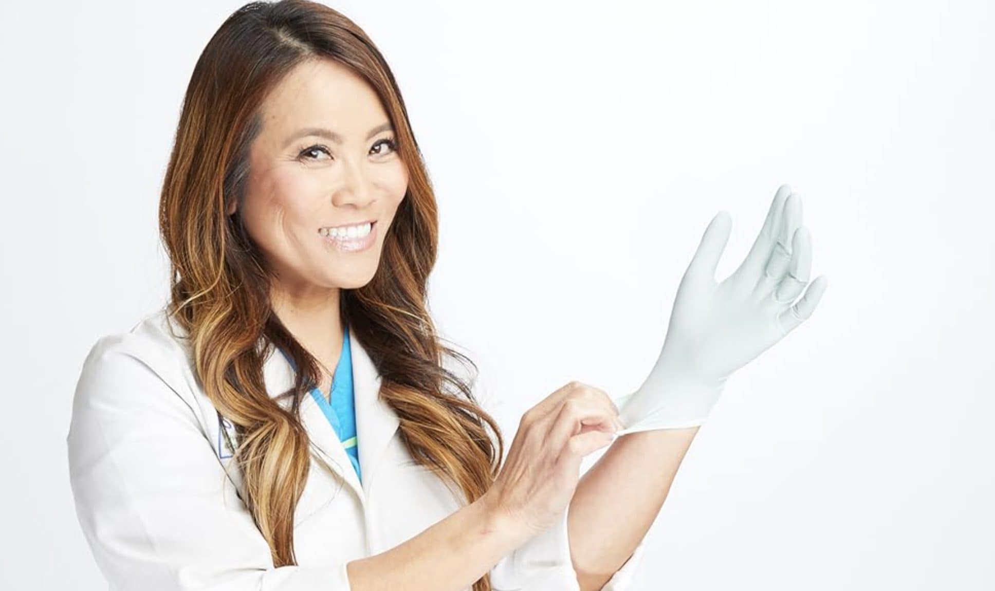 Dr. Pimple Popper, la dottoressa schiacciabrufoli, ha avuto un ictus mentre girava la sua serie tv
