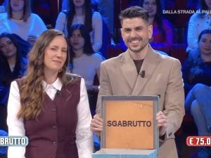 Ad Affari Tuoi, Davide scambia 75mila euro per portarsi a casa uno ‘sgabrutto’: che delusione