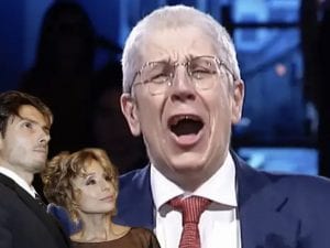 Fuori dal Coro sospeso per Barcellona-Real Madrid: su Rete 4 torna il calcio dopo dieci anni