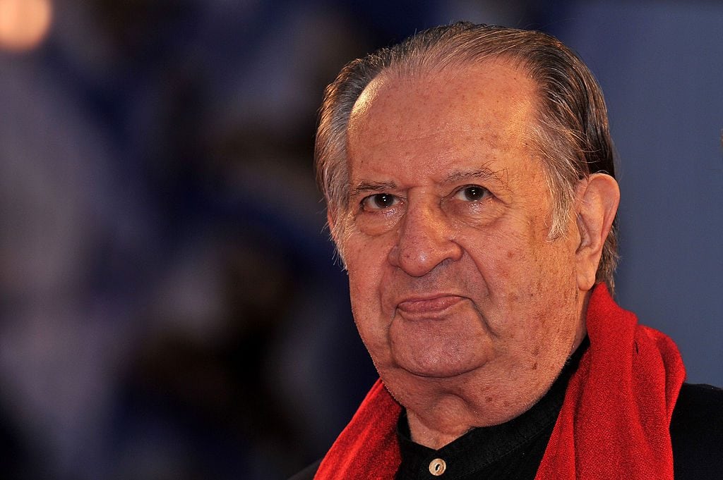 Tinto Brass in casa da 3 mesi per la frana a Isola Farnese: "Ha 93 anni, non può fare le visite. Denunceremo"