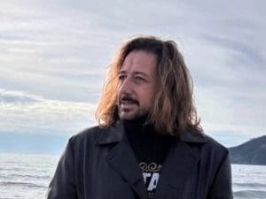 Simone Tomassini: “Il manager di Vasco mi investì e da lì partì tutto. Music Farm? Vivevamo blindati”