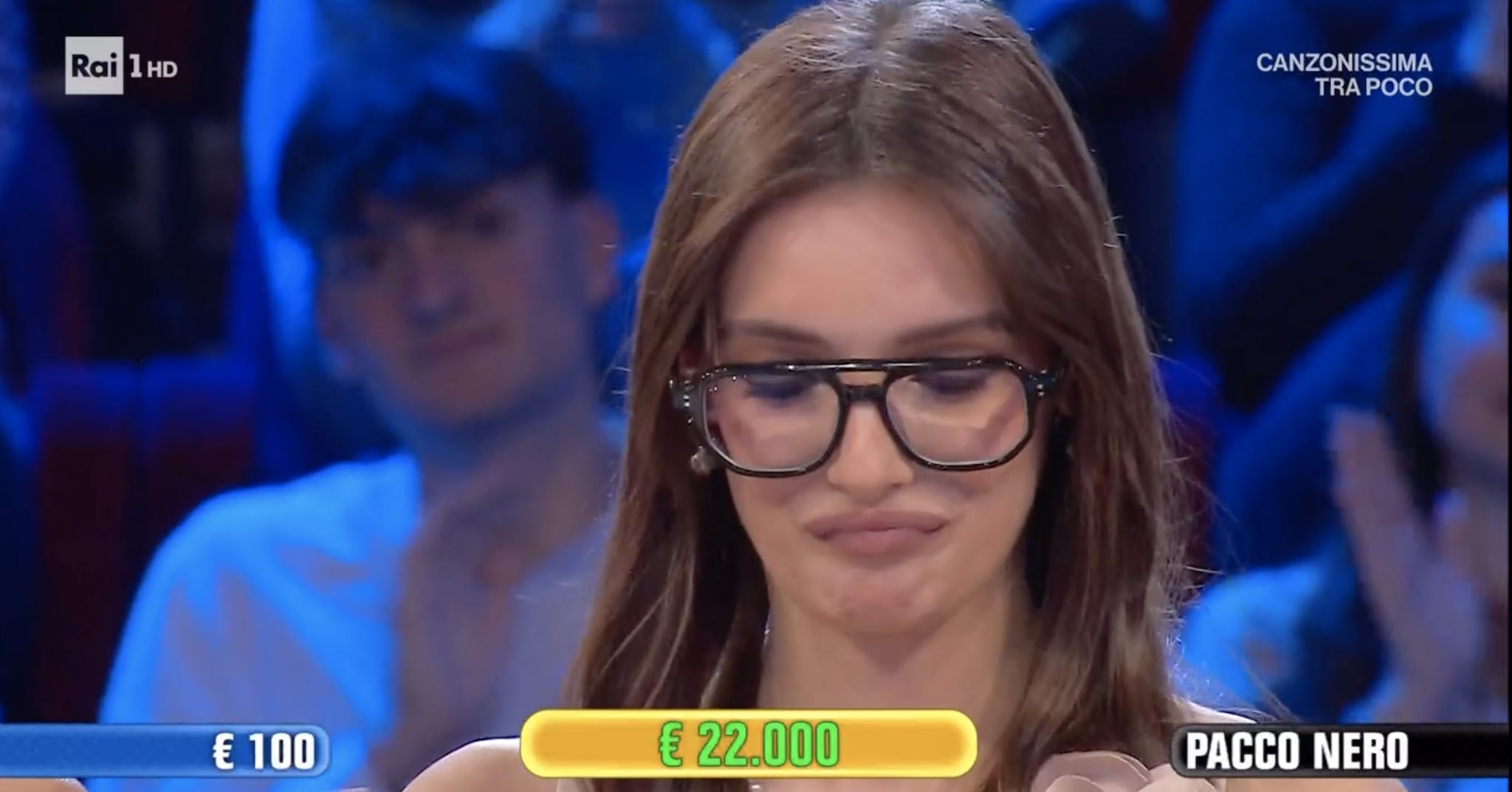 Lisa ad Affari Tuoi pesca il Pacco Nero, ma accetta l'offerta e fa bene: avrebbe portato a casa solo 100 euro