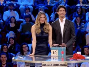 Herbert stuzzica Alberto ed Eleonora ad Affari Tuoi: “Sono già belli, non si può avere tutto”, ma poi vincono