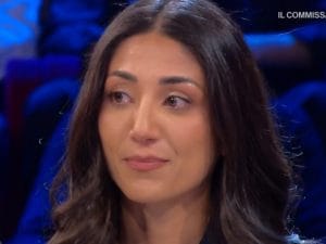 Sara ad Affari Tuoi schiva la trappola del dottore: offerto il cambio per farle perdere 50mila euro