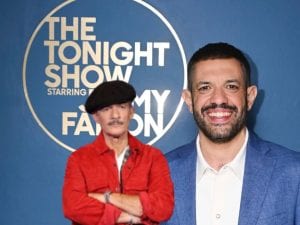 Fiorello chiama Francesco De Carlo ospite di Jimmy Fallon: “Salgo sul palco e sento daje, mi ha destabilizzato”