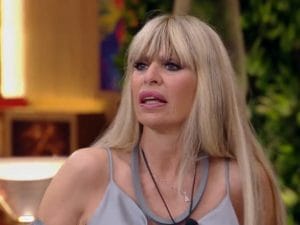 Mussolini spietata ferisce Antonella Elia al Gf Vip: “Sei respingente, piangi perché non hai amici”