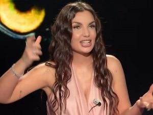 Elettra Lamborghini a Belve si è piaciuta anche se ha sbagliato l’italiano: la gaffe sul “rivendica”