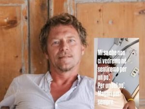 Marco Maccarini e la foto provocatoria da un letto d’ospedale: “Mi vergogno, ma senza non ti vede nessuno”