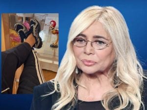 Mara Venier costretta a riposare: “Problemi al menisco”