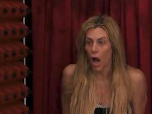 Al GF Vip lo scherzo a Paola Caruso finisce male: lo shock, le urla poi lo sguardo perso nel vuoto