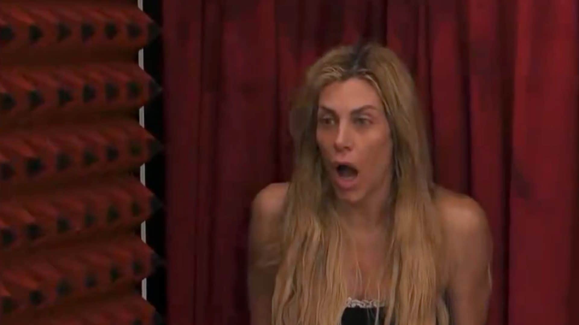 Al GF Vip lo scherzo a Paola Caruso finisce male: lo shock, le urla poi lo sguardo perso nel vuoto