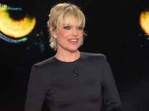 Micaela Ramazzotti a Belve: “Claudio è l’amore della mia vita. La lite con Virzì al ristorante? Mi pento”