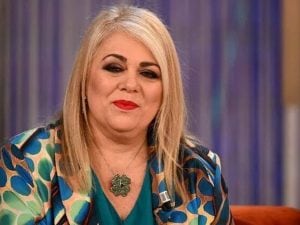 Rossella Erra sulla maternità: “Cure umilianti e senso di colpa, ogni test negativo era un fallimento”